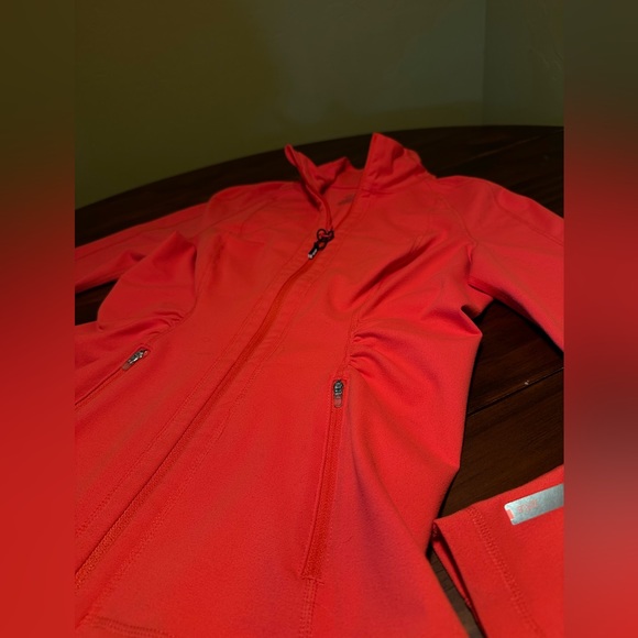 Zella Red Zip Up Jacket - Picture 2 of 4